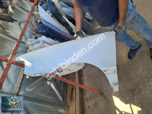OTO CEM'DEN ÇIKMA HYUNDAİ EXCEL ÇIKMA SOL ÖN ÇAMURLUK