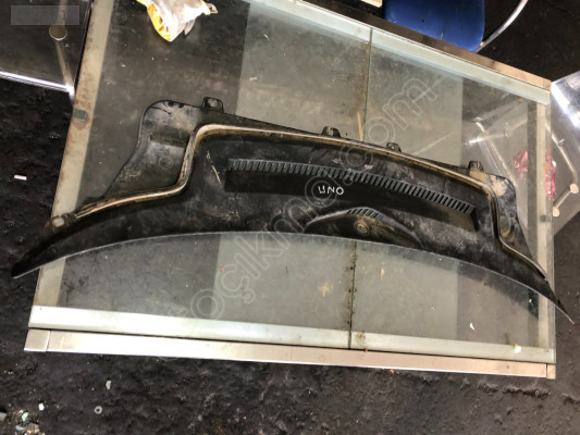 FİAT UNO ÖN CAM IZGARASI