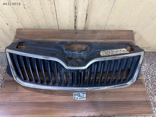 SKODA RAPİD ÖN PANJUR 2013-2018 MODEL ORJİNAL ÇIKMA TEMİZ