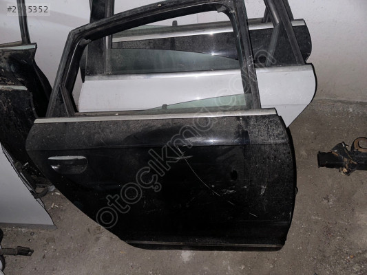 Audi A6 çıkma sağ arka kapı orjinal