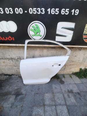 VOLKSWAGEN JETTA SOL ARKA KAPI