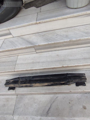 Volkswagen Golf 7 arka tampon demiri orjinal çıkma parça
