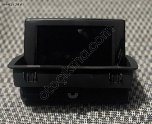 8UO857273B Audi Q3 Multimedya Radyo Ekranı