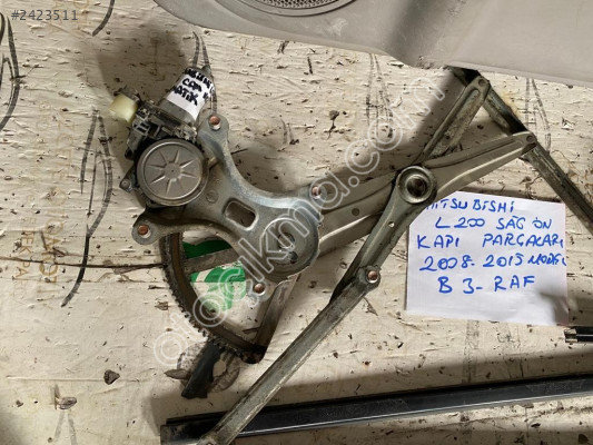 MİTSUBİSHİ L200 SAĞ ÖN KAPI CAM KRİKOSU 2008-2015 MODEL