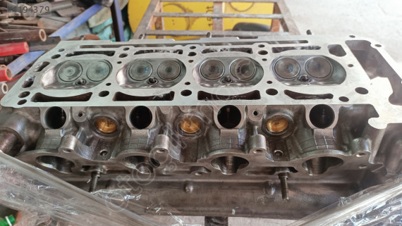 Mercedes E200 m111 silindir kapağı