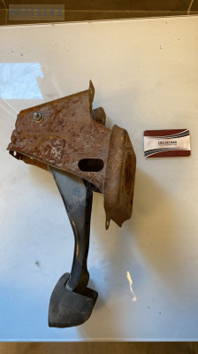 1T1723143E volkswagen caddy 2012 otomatik fren pedalı