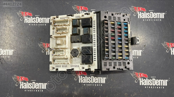 RENAULT MEGANE 1 SİGORTA KUTUSU 7703297784J