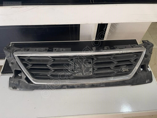 Seat Leon Modeli İçin Ön Panjur - Oto Çıkma Parçaları