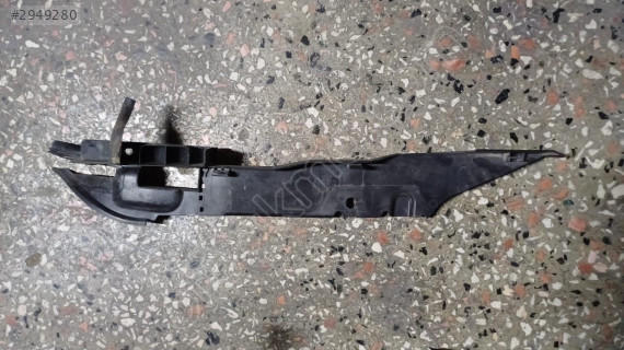 2007-2011 Ford Focus sol ön çamurluk bağlantı braketi