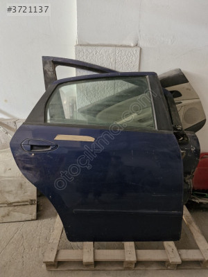 Fiat Linea 2012 sağ arka kapı hatasız