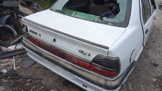 Renault 19 bagaj kapağı beyaz yedek parça
