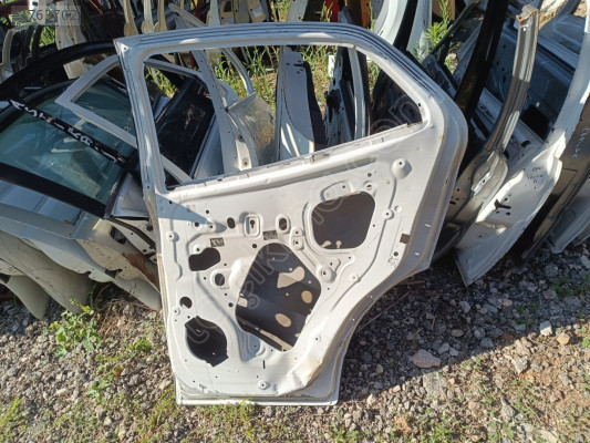 Opel Corsa  D sag arka kapı