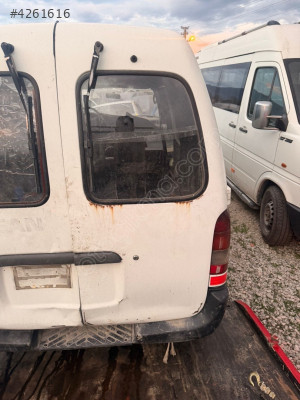 Nissan vanetta bagaj kapağı