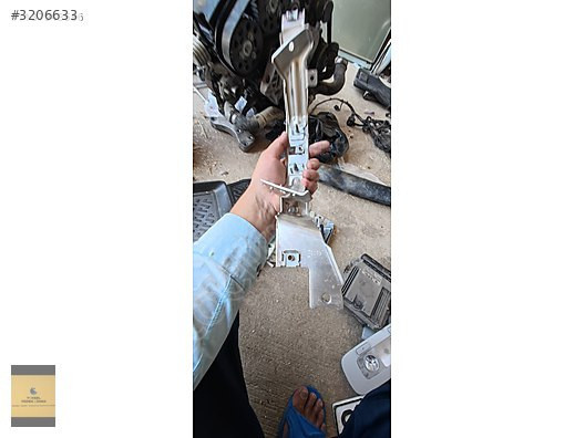 1K1858965 vw golf 5 orta konsol göğüs bağlantı demiri