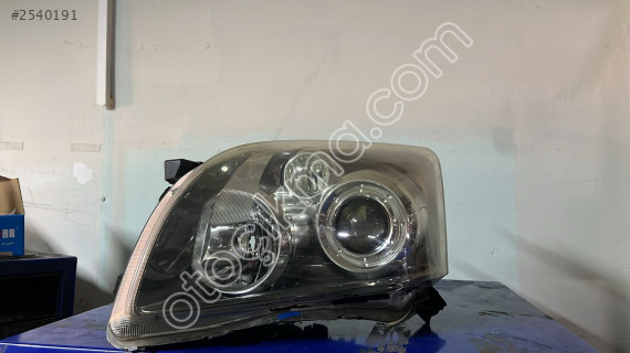 TOYOTA AVENSİS SOL FAR