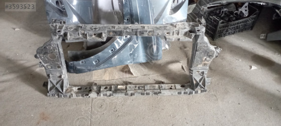 2020 model Clio panel