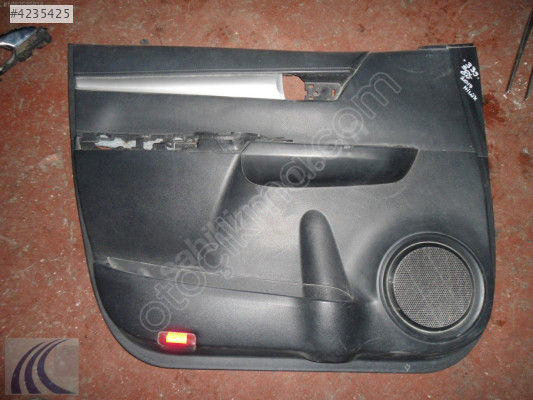 TOYOTA HILUX 2017 ÇIKMA SOL ÖN KAPI DÖŞEMESİ