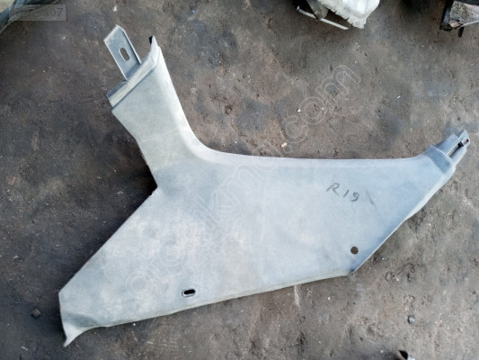 Renault 19 Sağ arka direk plastiği