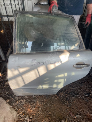 SEAT LEON SOL ARKA KAPI