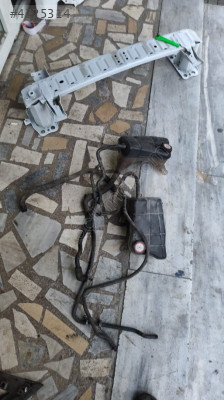 Ford Mondeo 2001 2004 yedek su bidonu