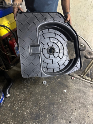 Audi A5 Stepne Plastiği Yuvası Orijinal