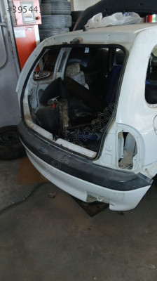 Corsa Arka Camurluklari