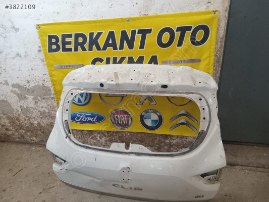 Renault Clio4 arka bagaj kapağı çıkma