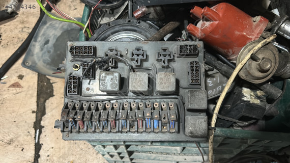 Skoda favorit sigorta kutusu