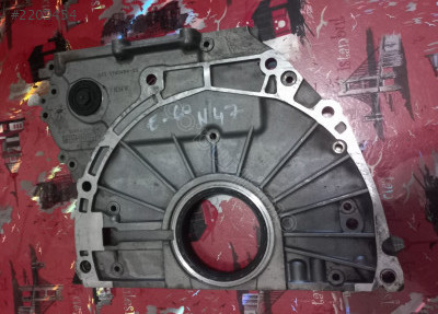7797488 05 BMW N47 arka zincir kapağı orijinal çıkma