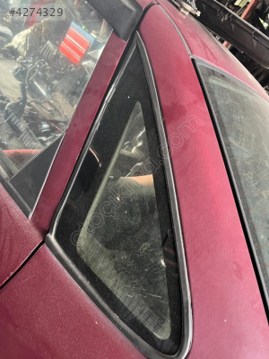 Opel Vectra A kasa sol arka kelebek cam