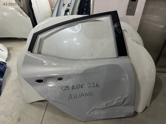 HYUNDAİ İ10 ÇIKMA ORJİNAL SAĞ ARKA KAPI BD1