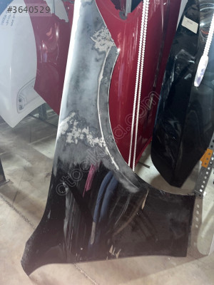 MERCEDES CLS SAĞ ÖN ÇAMURLUK ORJİNAL ÇIKMA PARÇA