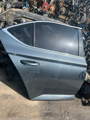 SKODA SUPERB SAĞ ARKA KAPI OTO FEDAİ