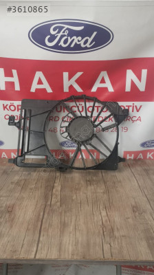 Ford Focus fan çerçevesi 2011- 8V61 8C607 FC
