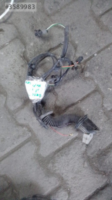 ÇIKMA PARÇA RENAULT 19 SAĞ ÖN KAPI TESİSATI