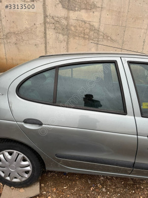 Megane 1 arka sağ kapı