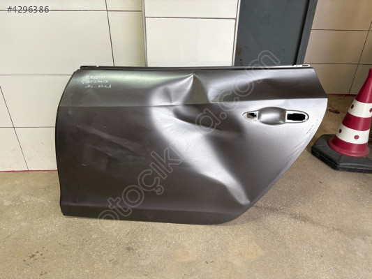 MASERATİ QUATTROPORTE SOL ARKA KAPI