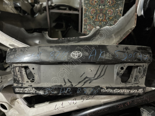 Toyota carına orjinal çıkma bagaj kapağı