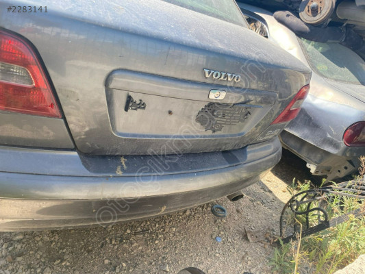 Volvo s40 hatasız arka bagaj kapağı