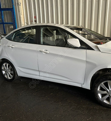 HYUNDAI ACCENT BLUE SAĞ ARKA KAPI ORJİNAL