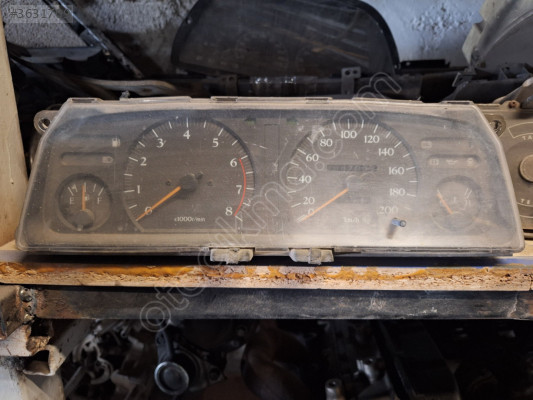 Nissan Altima orijinal kilometre saati