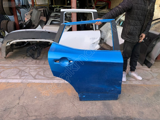 NİSSAN QASHGA J11 ÇIKMA SAĞ ARKA KAPI ORJİNAL