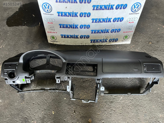 Volkswagen Golf 4 Kusursuz Ön Göğüs