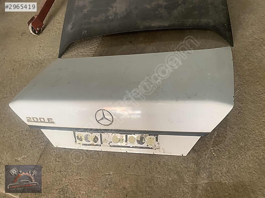 MERCEDES W124 ORJİNAL BAGAJ KAPAĞI
