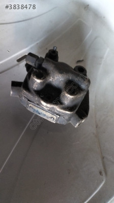 MERCEDES-BENZ 190E 2.3 YAKIT DAĞITICI BOSCH 0438101026