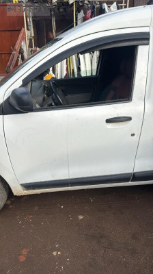 Dacia Docker sol ön kapı hatasız