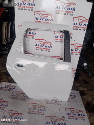 Dacia Duster sağ arka kapı