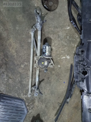 BMW F20 ÖN CAM SİLECEK MOTORU
