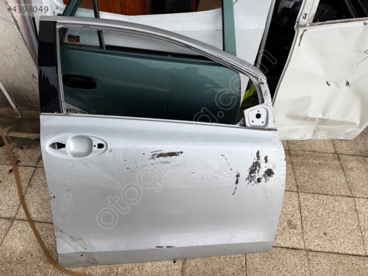TOYOTA YARİS ÇIKMA ORJİNAL SAĞ ÖN KAPI BD1