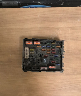 3C0937125A VW PASSAT CC SİGORTA KUTUSU